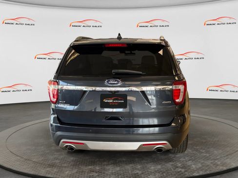 Used 2017 Ford Explorer XLT w/ Equipment Group 202A AWD/4WD image 9