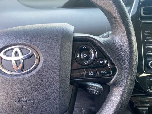 Used 2022 Toyota Prius LE FWD image 16