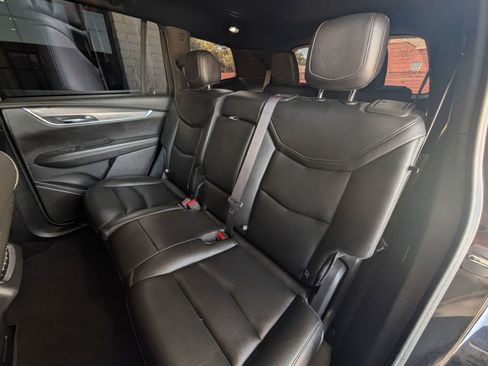 Used 2021 Cadillac XT6 Luxury w/ LPO, Floor Liner Package AWD/4WD image 24