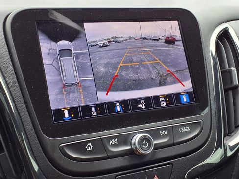 Used 2022 Chevrolet Equinox RS w/ RS Leather Package image 11