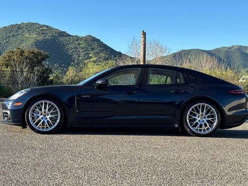 Used 2018 Porsche Panamera 4 image 7