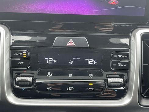 Used 2022 Kia Sorento S w/ Panoramic Sunroof Package image 40