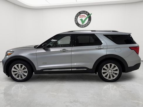 Used 2023 Ford Explorer King Ranch RWD image 2
