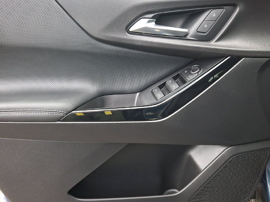 Certified 2025 Chevrolet Equinox LT AWD/4WD image 16