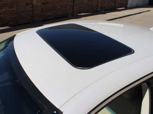 Used 2017 Lexus ES 350 w/ Premium Package image 4