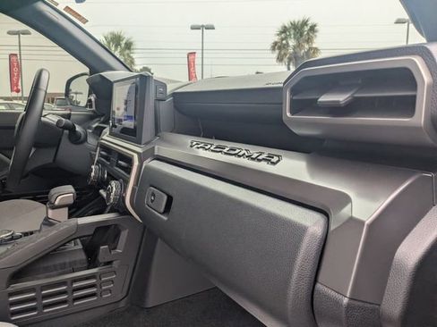 Certified 2024 Toyota Tacoma SR5 w/ SR5 Upgrade Package AWD/4WD image 34