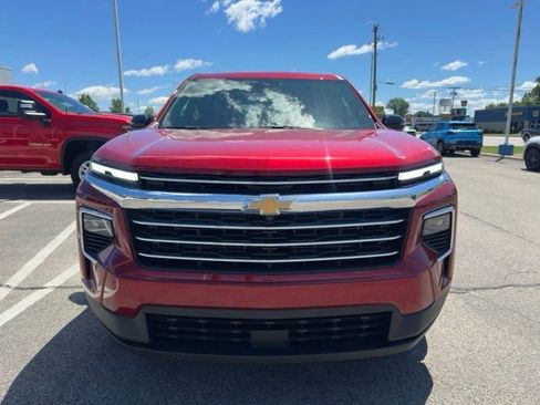 New 2026 Chevrolet Traverse LT w/ Driver Confidence Package AWD/4WD image 3