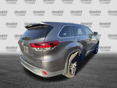Used 2018 Toyota Highlander Plus AWD/4WD image 10