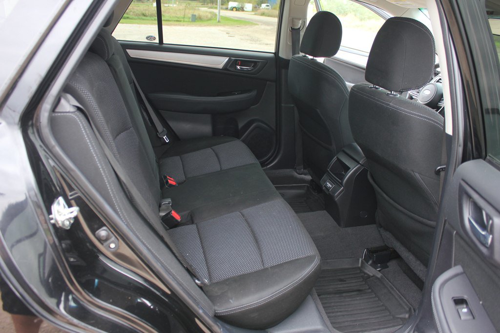 Used 2018 Subaru Outback 2.5i Premium AWD/4WD image 36