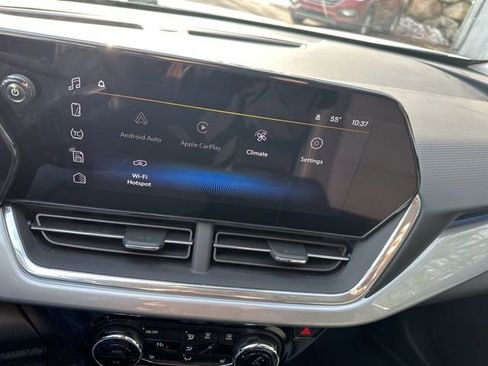 Used 2024 Chevrolet Trax LT w/ Driver Confidence Package image 30