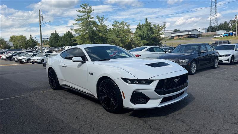 Used 2024 Ford Mustang GT RWD image 4