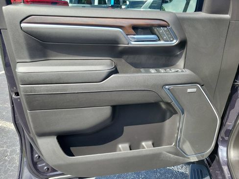 Used 2023 GMC Sierra 1500 SLT w/ SLT Premium Package AWD/4WD image 18