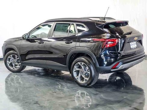 Certified 2026 Chevrolet Trax LT FWD image 9