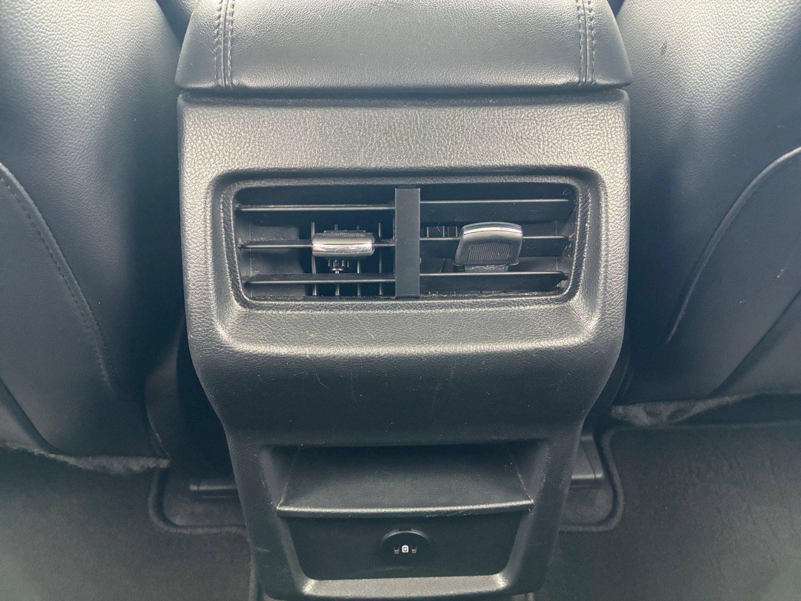 Used 2024 Ford Edge SEL AWD/4WD image 24