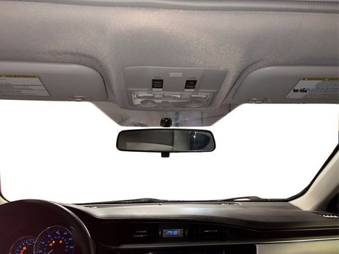 Used 2016 Toyota Corolla LE image 24