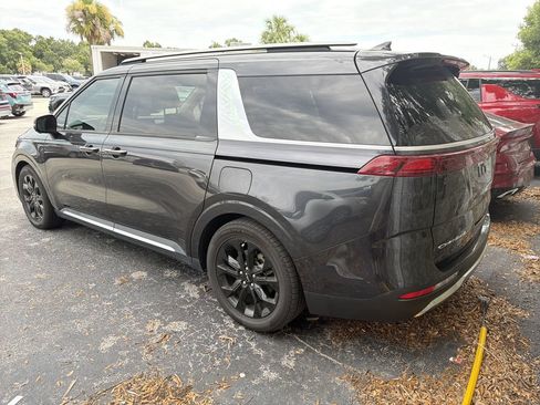 Used 2022 Kia Carnival SX Prestige FWD image 5
