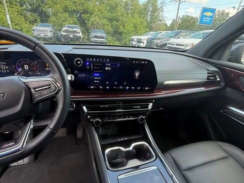 Used 2024 Chevrolet Traverse Z71 AWD/4WD image 13
