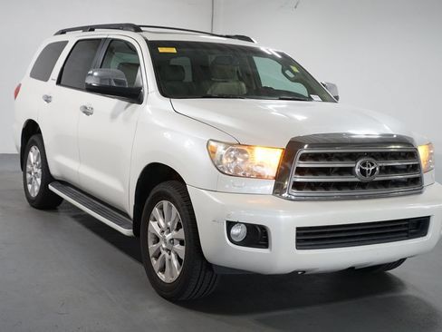Used 2010 Toyota Sequoia Platinum RWD image 3