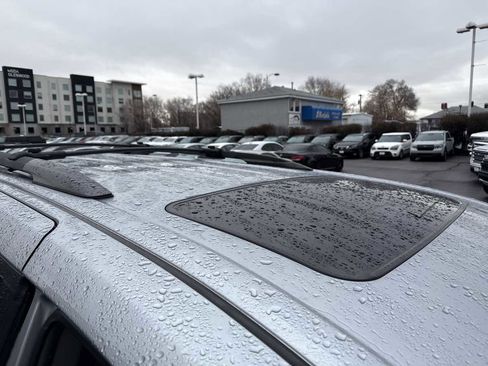 Used 2017 Toyota Sienna XLE Premium image 22