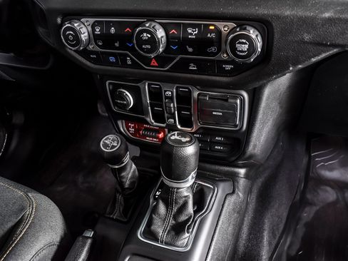 Used 2025 Jeep Wrangler Unlimited Sport S 4xe AWD/4WD image 23