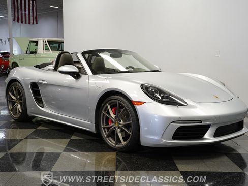 Used 2017 Porsche 718 Boxster S RWD image 16