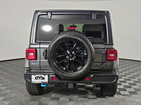 Used 2023 Jeep Wrangler Unlimited Sahara w/ Cold Weather Group AWD/4WD image 4