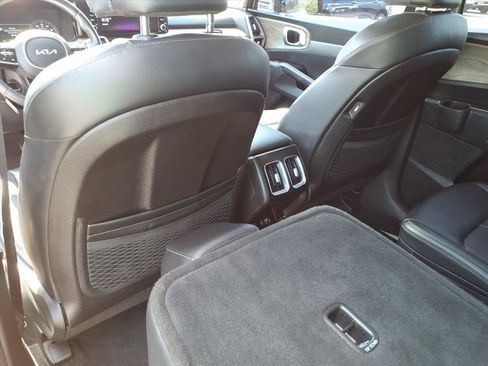 Used 2023 Kia Sorento EX w/ Panoramic Sunroof Package FWD image 16
