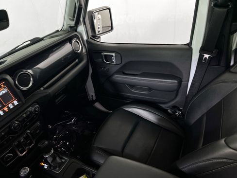 Used 2023 Jeep Wrangler Unlimited Sahara AWD/4WD image 23