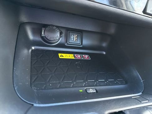 Used 2023 Toyota RAV4 XLE Premium image 36