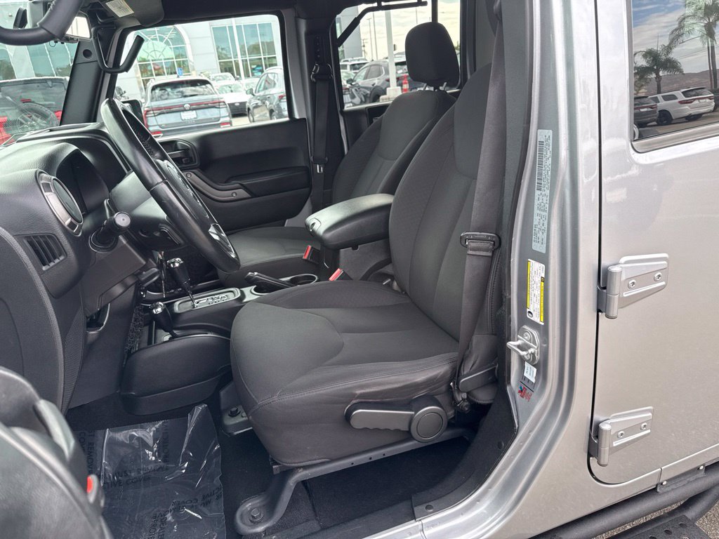 Used 2018 Jeep Wrangler Unlimited Sport S AWD/4WD image 24