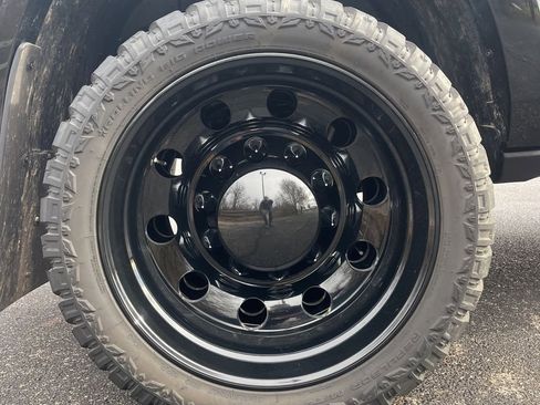 Used 2024 RAM 3500 Limited w/ Safety Group image 28