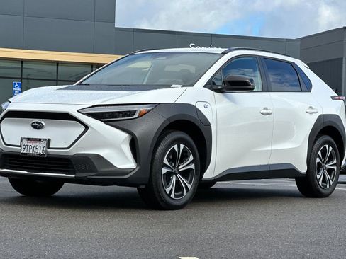 Used 2025 Subaru Solterra Premium w/ Premium Convenience Package image 8