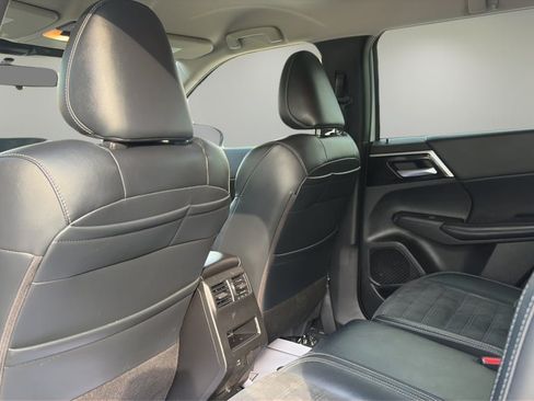 Used 2022 Mitsubishi Outlander SE AWD/4WD image 13