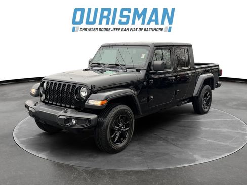 Used 2022 Jeep Gladiator Sport image 2