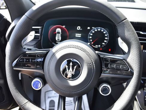 Used 2025 Maserati Grecale GT AWD/4WD image 27