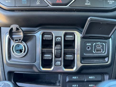 Used 2023 Jeep Wrangler Unlimited w/ Cold Weather Group image 27