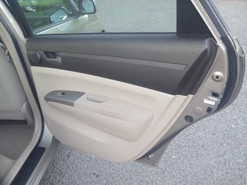 Used 2005 Toyota Prius FWD image 33