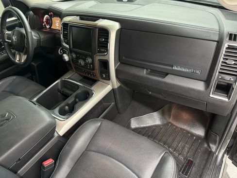Used 2017 RAM 1500 Laramie w/ Convenience Group image 10