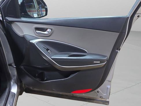 Used 2017 Hyundai Santa Fe SE w/ Cargo Package image 29