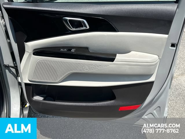 Used 2024 Kia Carnival EX FWD image 16