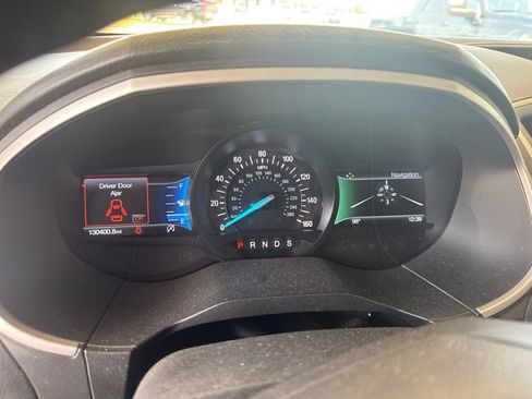 Used 2020 Ford Edge SEL w/ Convenience Package FWD image 9