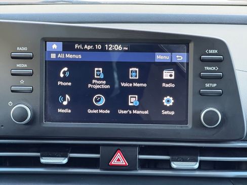 Used 2025 Hyundai Elantra SE FWD image 12