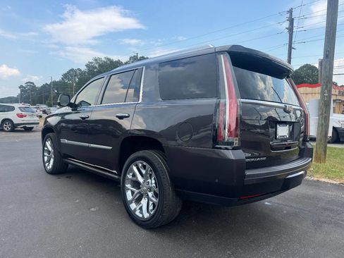 Used 2017 Cadillac Escalade Premium Luxury image 3