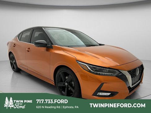 Used 2022 Nissan Sentra SR w/ SR Premium Package FWD image 1