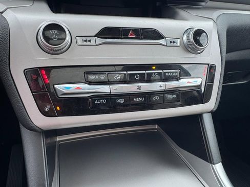 Used 2023 Ford Explorer XLT w/ Equipment Group 202A image 20