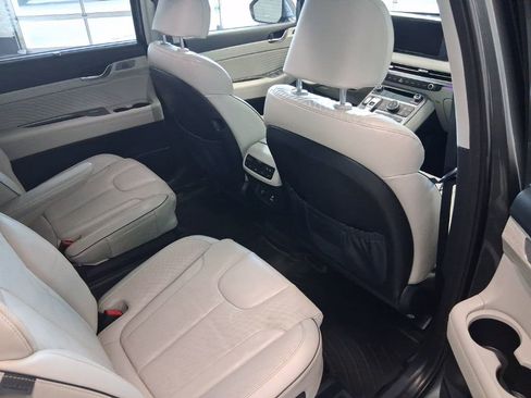 Used 2023 Hyundai Palisade Calligraphy image 22