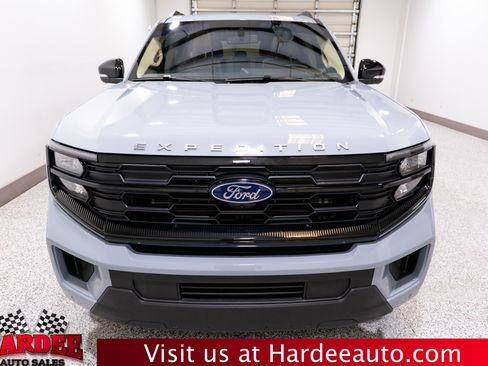 Used 2025 Ford Expedition Active AWD/4WD image 7