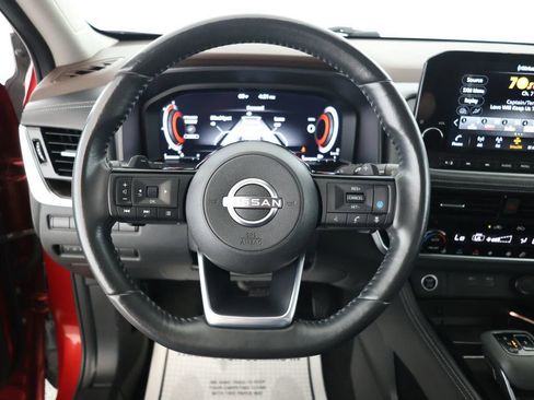 Used 2022 Nissan Rogue Platinum w/ Head-Up Display Package image 12