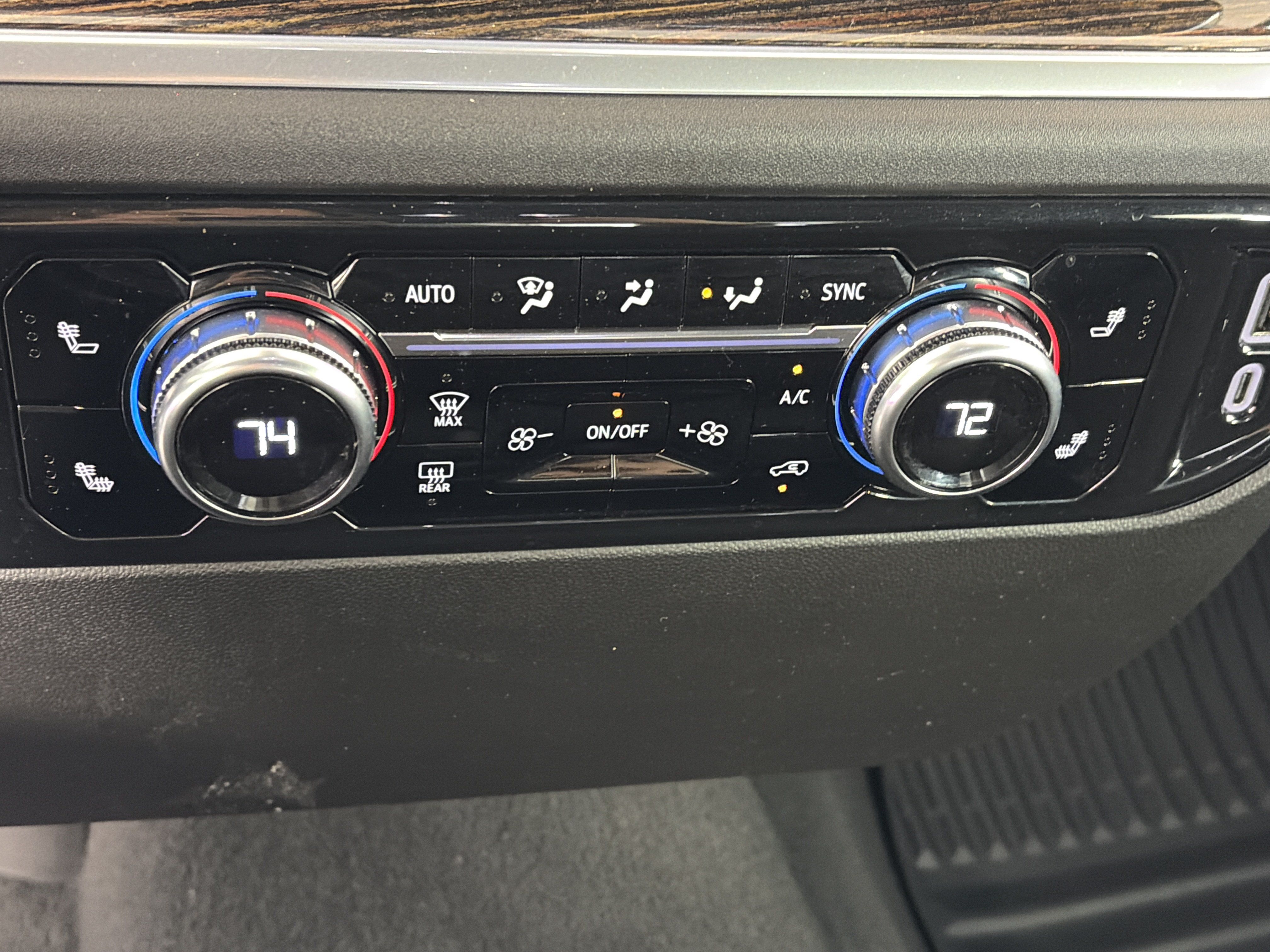 Used 2024 GMC Sierra 1500 SLE AWD/4WD image 23