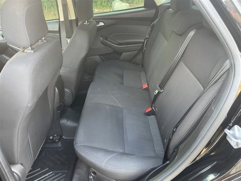 Used 2018 Ford Focus SEL image 10